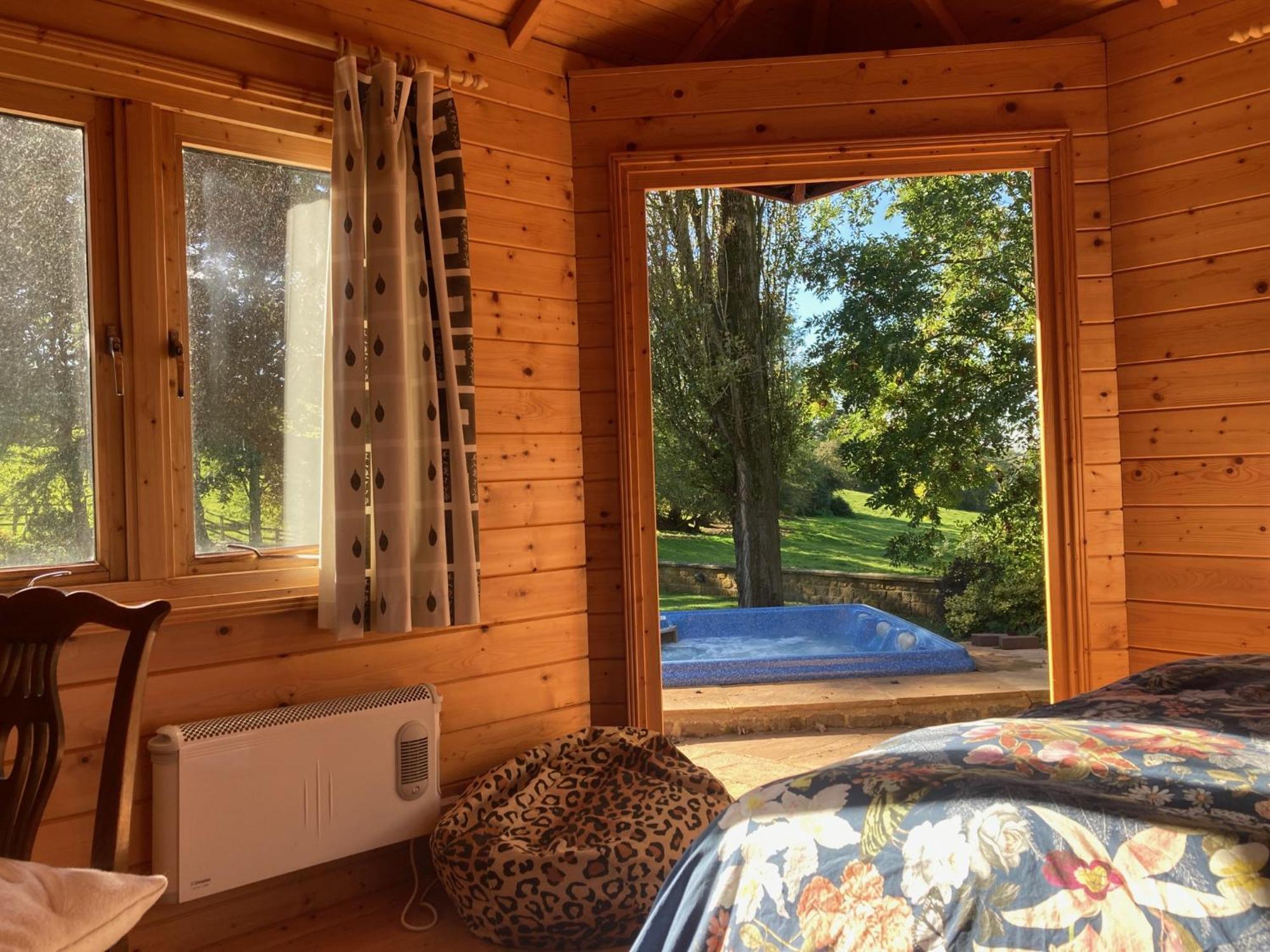 Exclusive 2 Bedroom Apartment With Summer House And Hot Tub Daventry Exterior foto